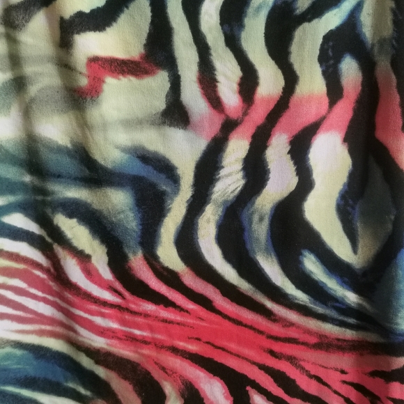 Frank Lyman asymmetric top zebra - Picture 2 of 4